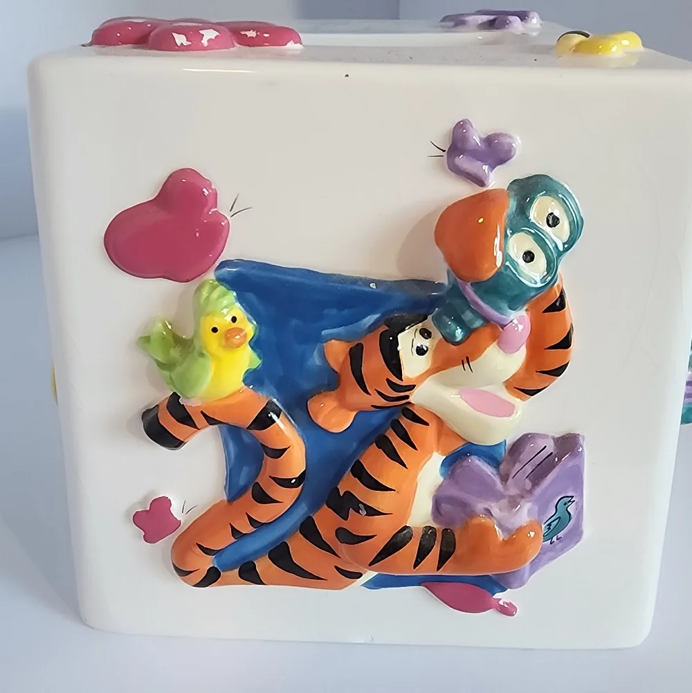 Disney Winnie the Pooh Ceramic Garden Tissue Holder